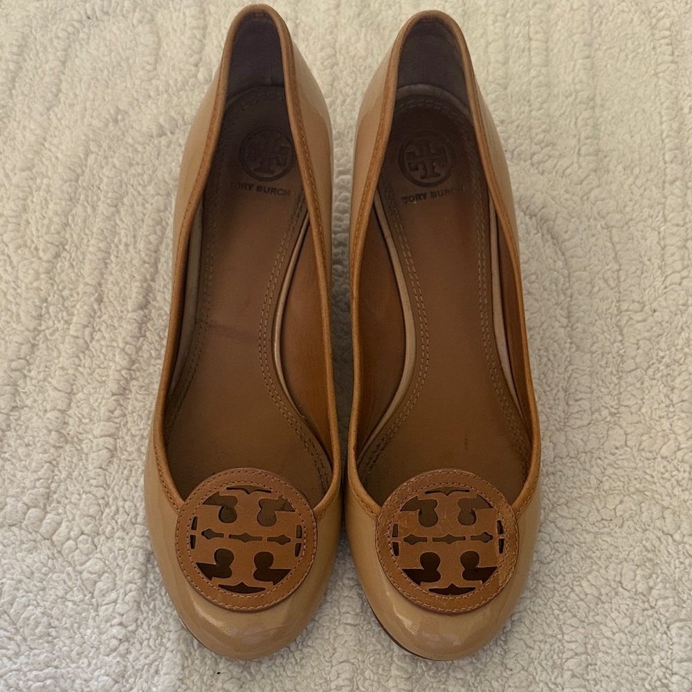 Tory Burch Tan Patent Logo Wedges